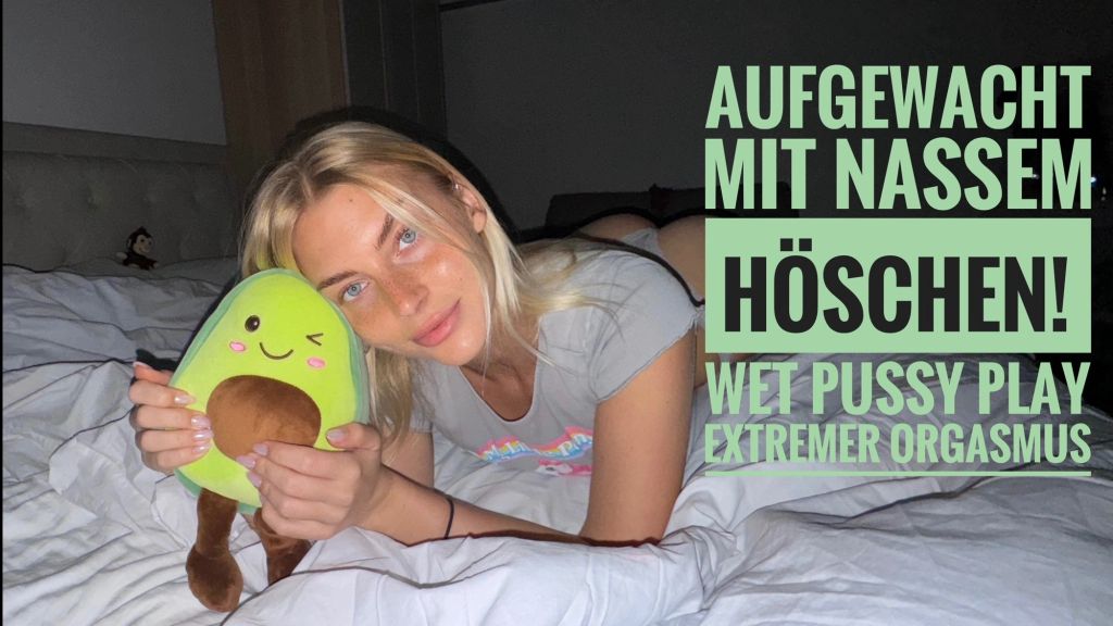 Lia Engel - Aufgewacht mit NASSEM Höschen! Wet pussy Play