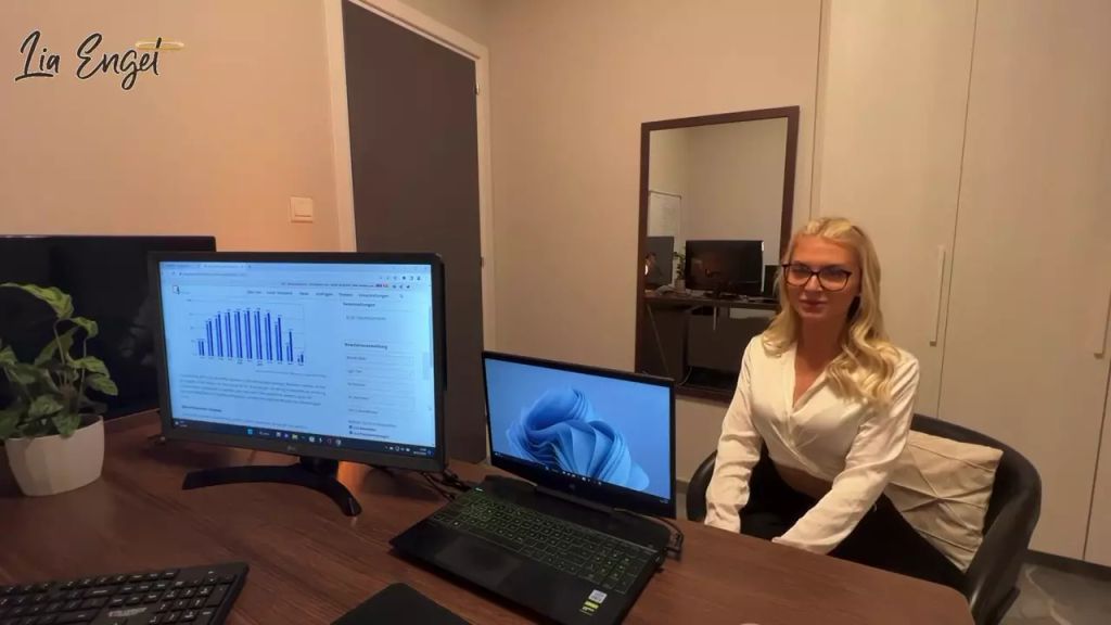 Lia Engel - BOSS ERWISCHT MICH!!! Unmoralisches Angebot!?