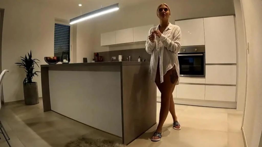 Lia Engel - NACHBAR SCHWÄNGERT MICH IN DER KÜCHE!!! ORGASMUS COUNTDOWN!